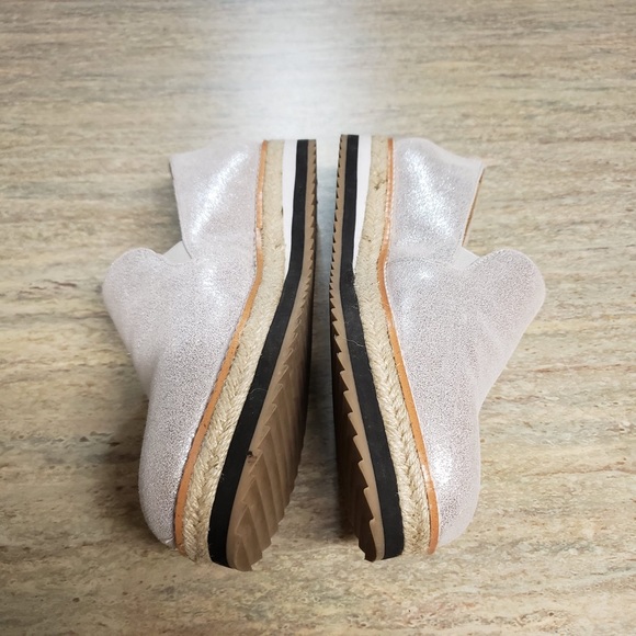Beautiful Silver slide on espadrille - Picture 6 of 14